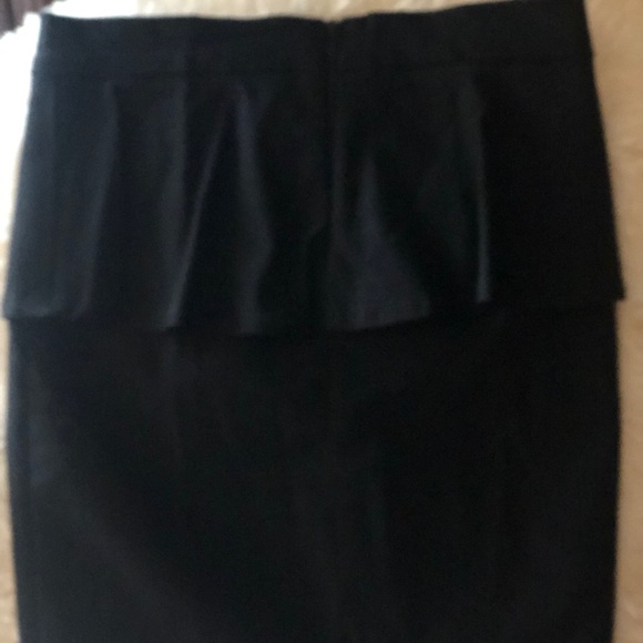 Charlotte Russe Above the knee Black pen skirt with ruffle around waist - Picture 1 of 4